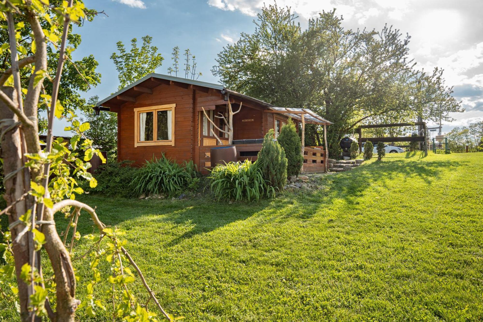 Cozy Wood Hut On The Farm Villa Trebivlice Exterior photo